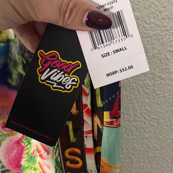 Colorful Urban Print casual Shorts- small - Picture 2 of 6